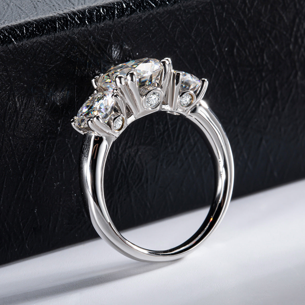 Anillo de moissanita Sanshi de 5 quilates color D para mujer