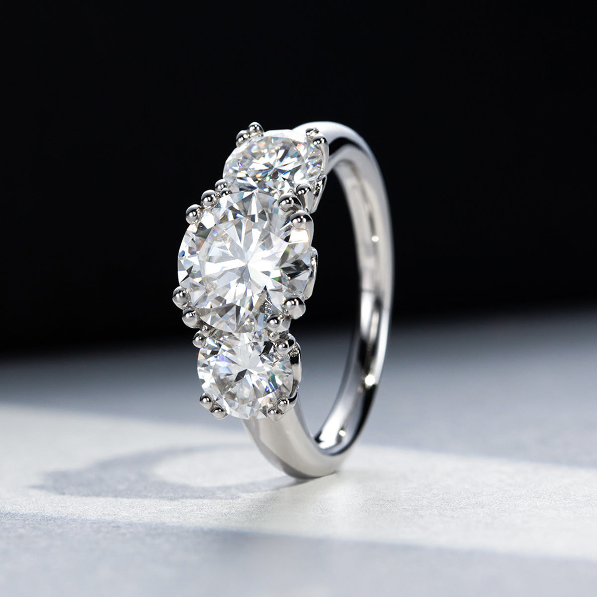 Anillo de moissanita Sanshi de 5 quilates color D para mujer