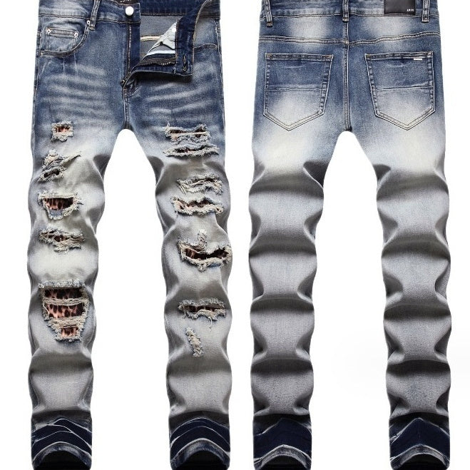 Jean usé de couleur claire pour homme avec patchs endommagés